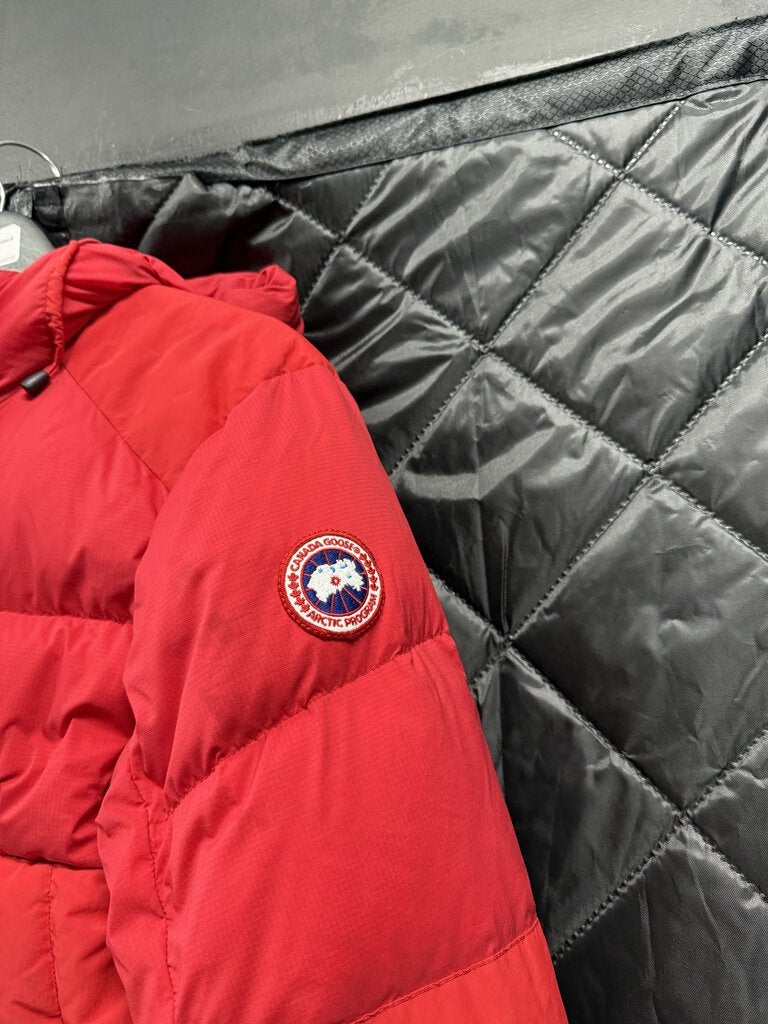 Canada Goose Red Bubble M