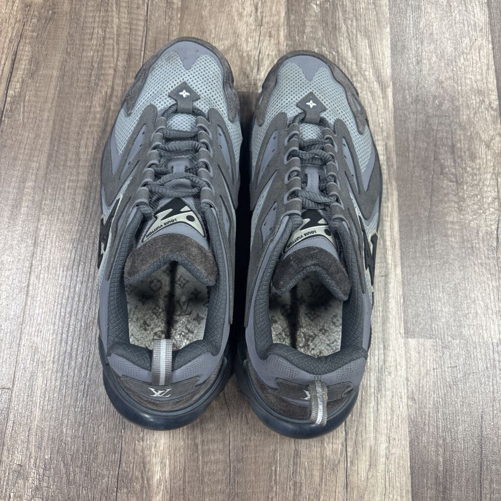 Louis Vuitton LV Runner Grey (no insole)