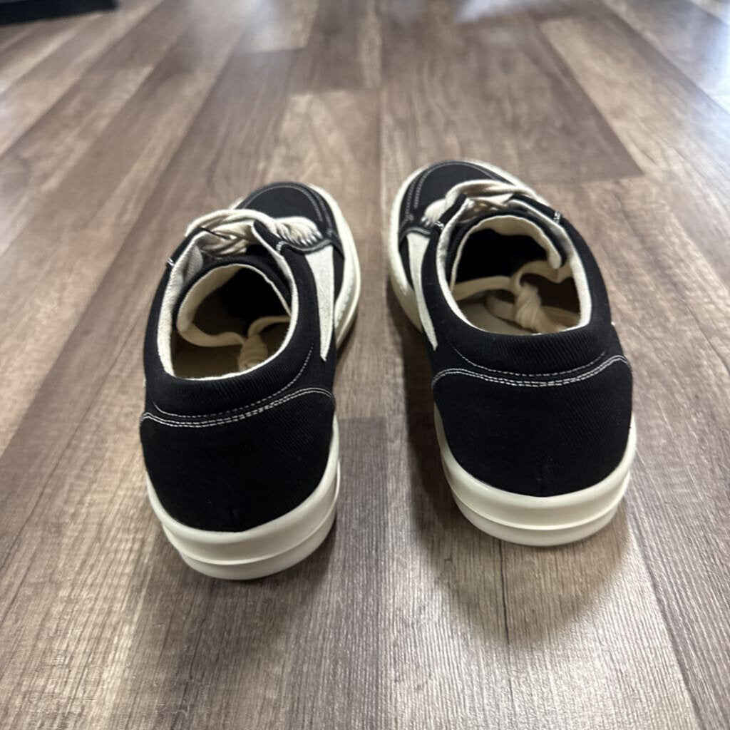 Amiri Jean Black Old English