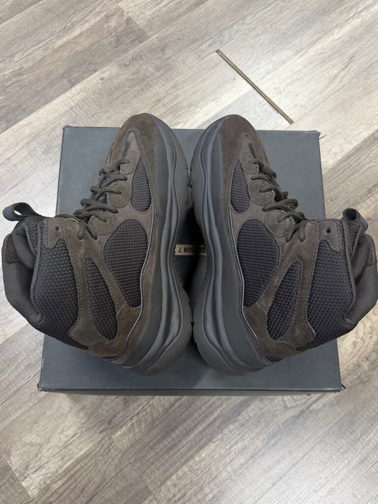 Yeezy Boot Oil