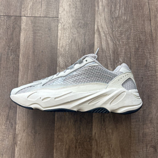 Yeezy 700 static