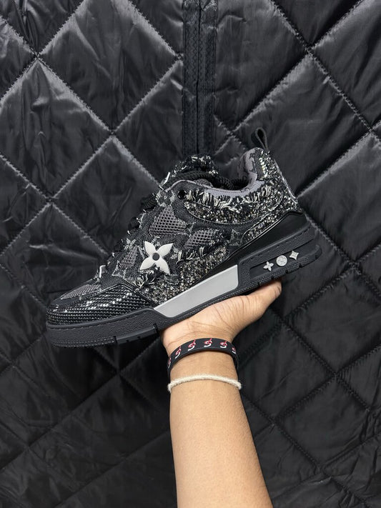 LV Louis Vuitton Skate black monogram swarovski