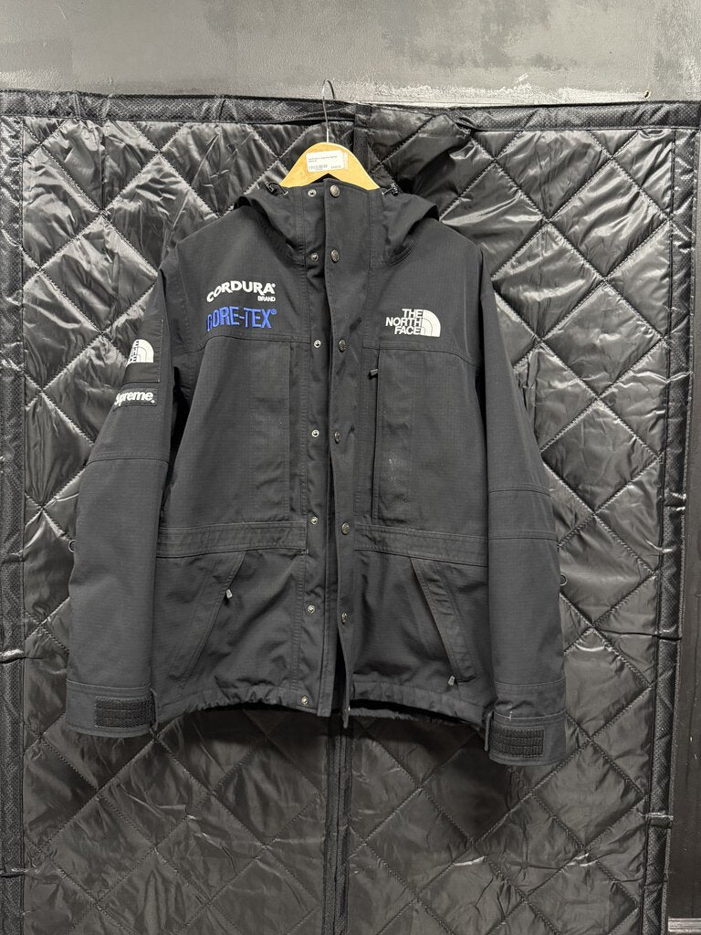 Northface x supreme Gortex black