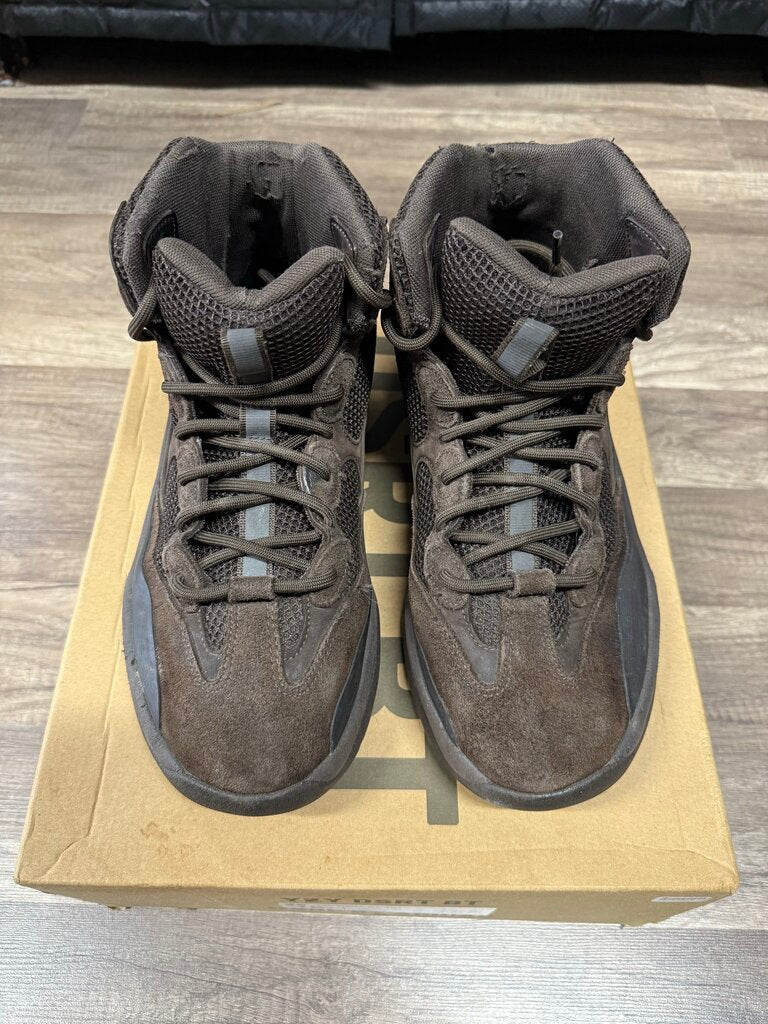 Yeezy boot Oil