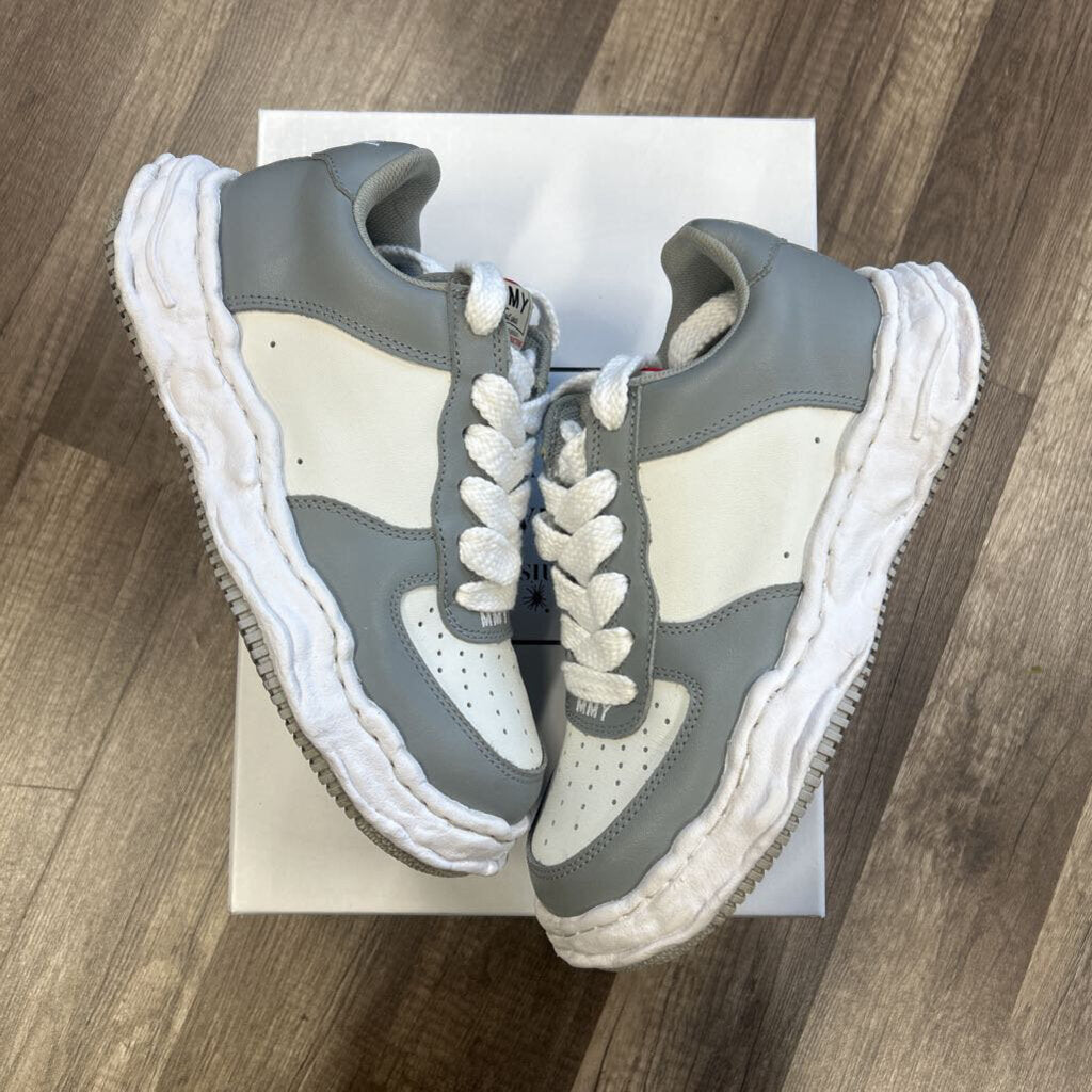 MMY Maison mihara mid grey white