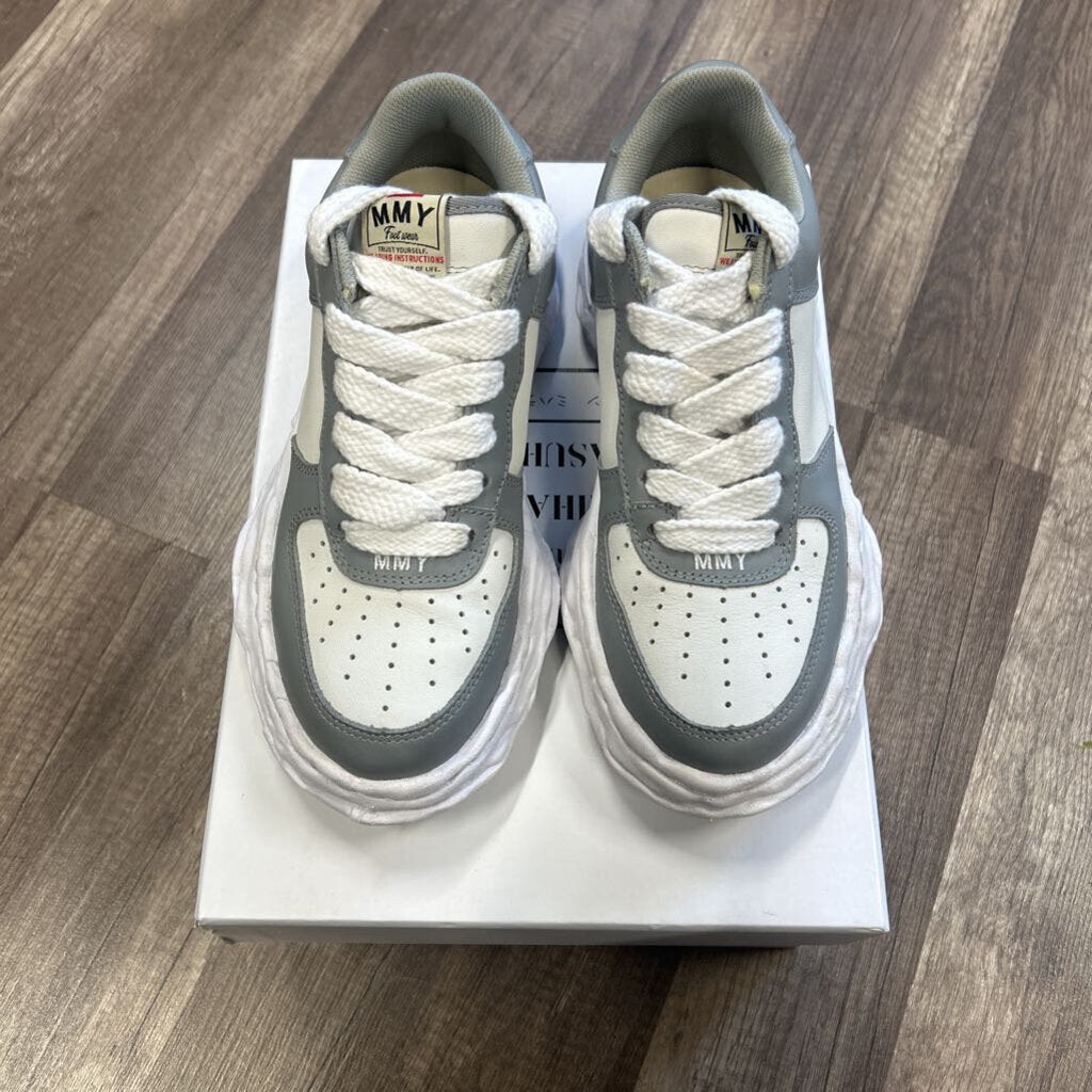 MMY Maison mihara mid grey white