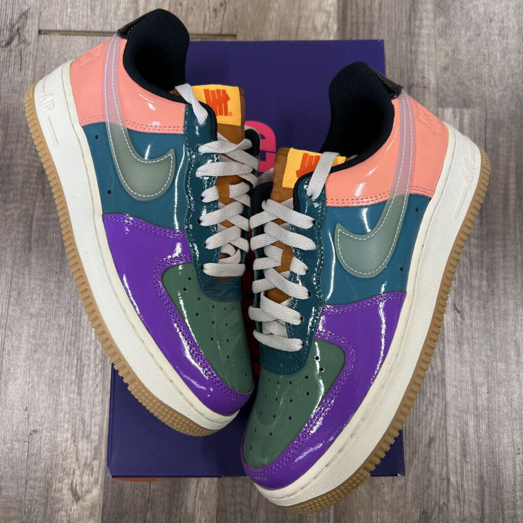 Nike undefeated wild berry