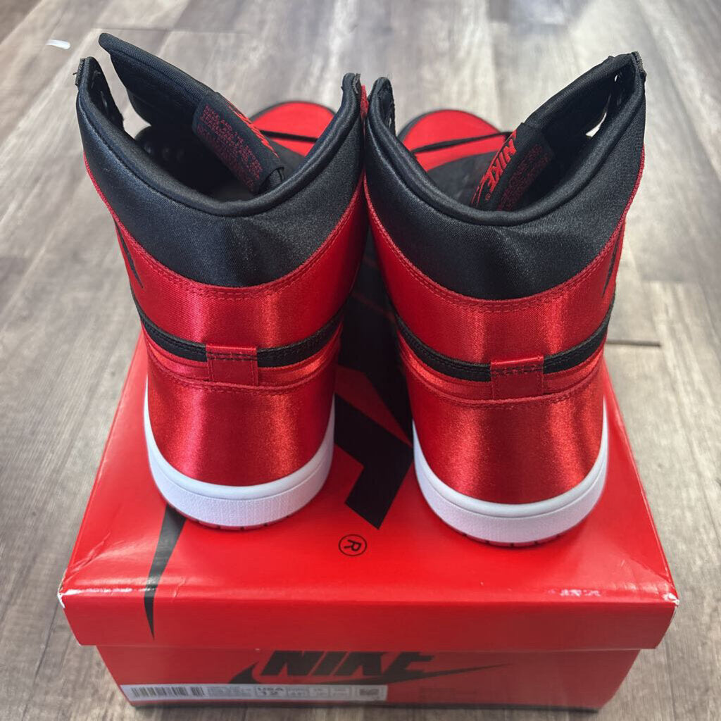 Jordan 1 Satin bred toe