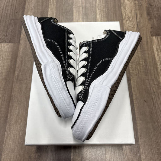 MMY Maison Mihara Low Black White