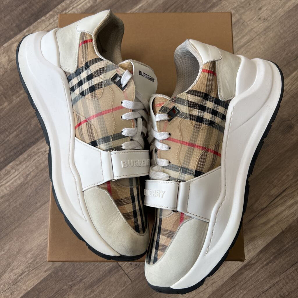 Burberry Ramsey White Tan