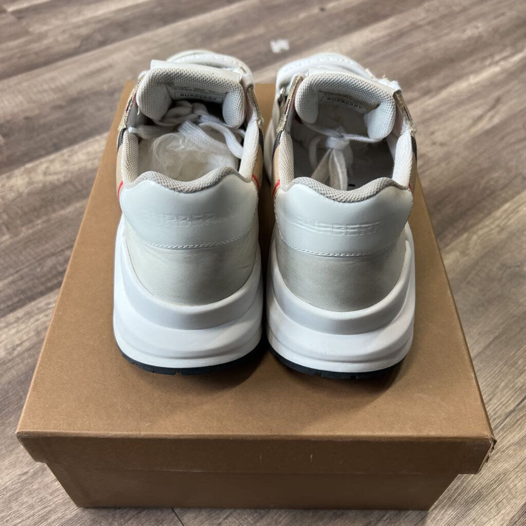 Burberry Ramsey White Tan