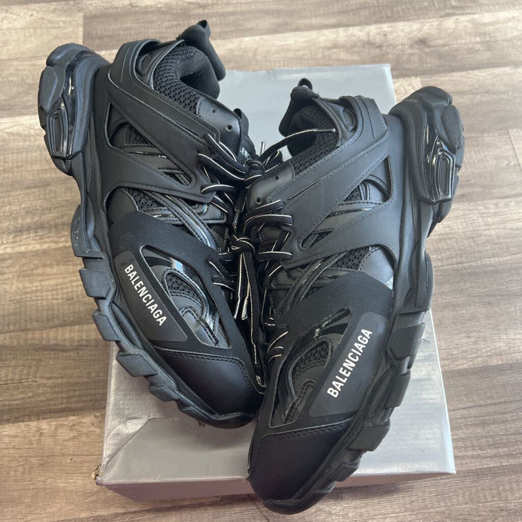 Balenciaga track black