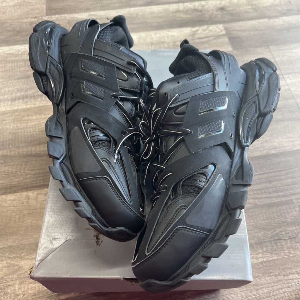 Balenciaga track black