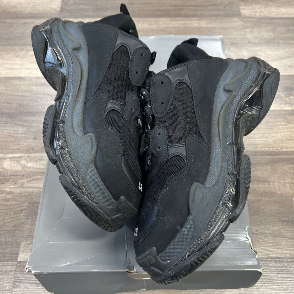Balenciaga Triple S Black