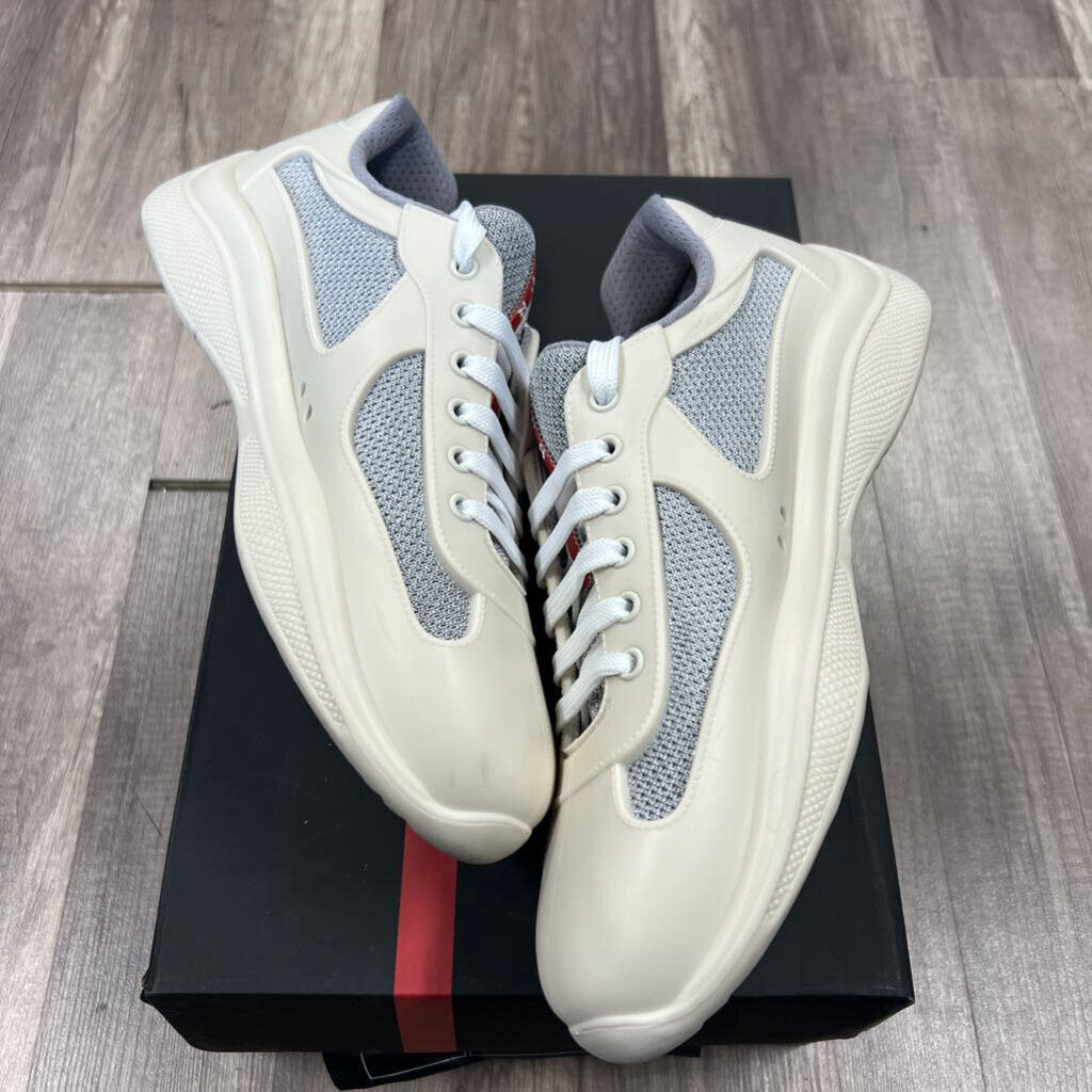 Prada Rubber Cup Creme