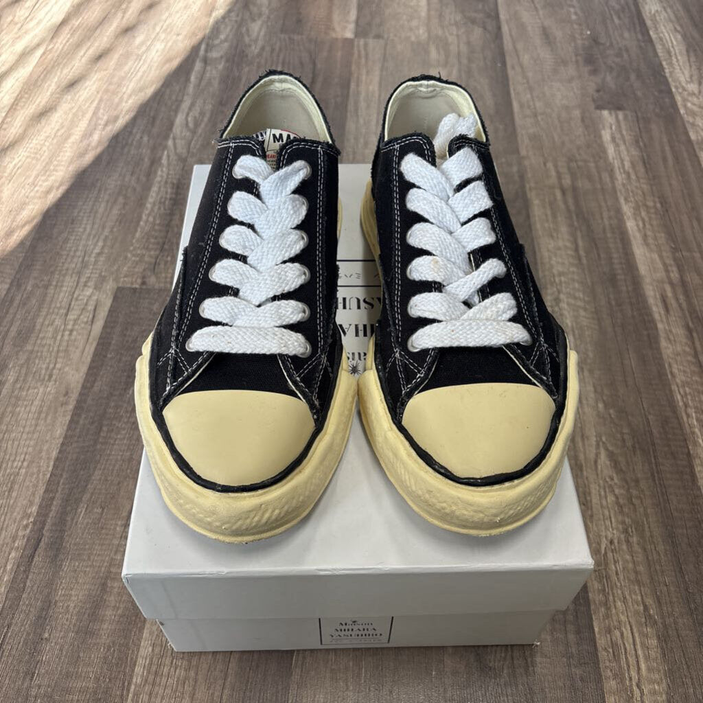 MMY Maison Mihara black white (no box)