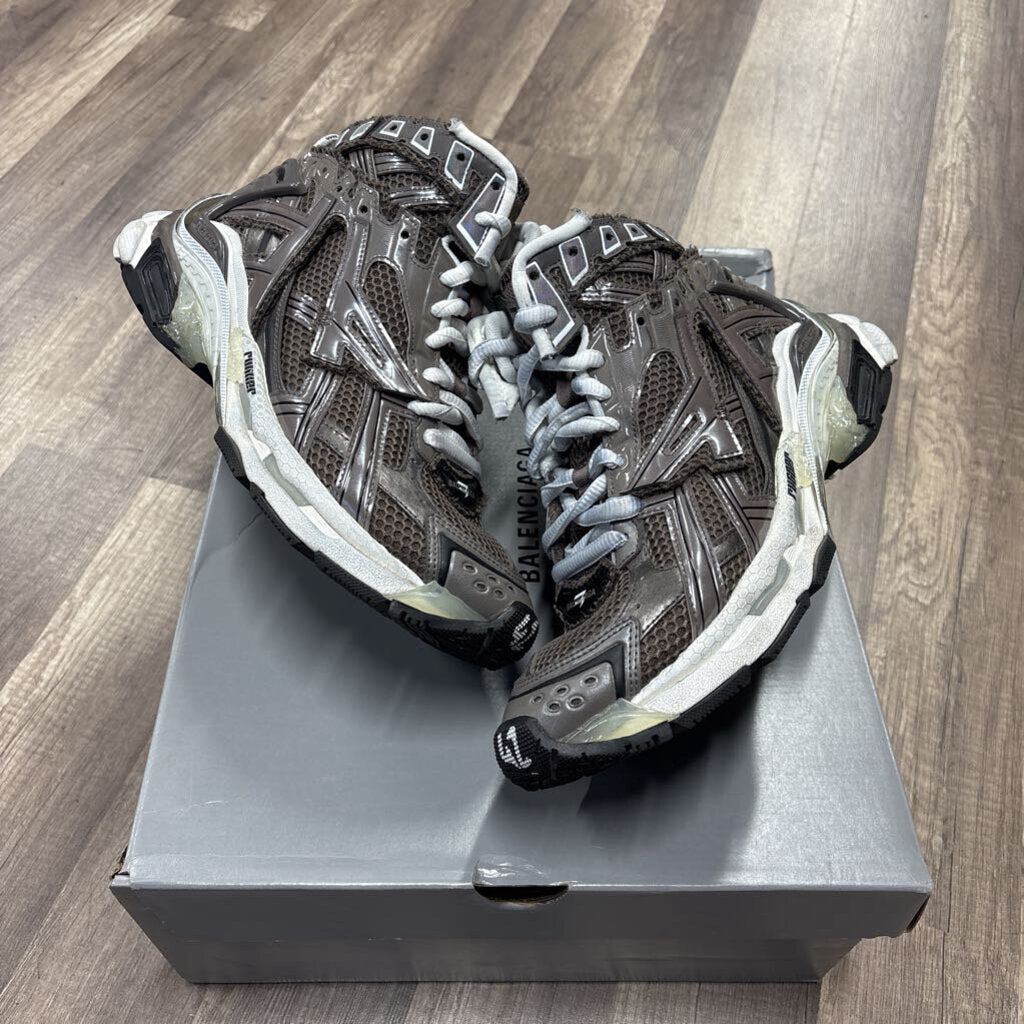 Balenciaga Runner High Brown