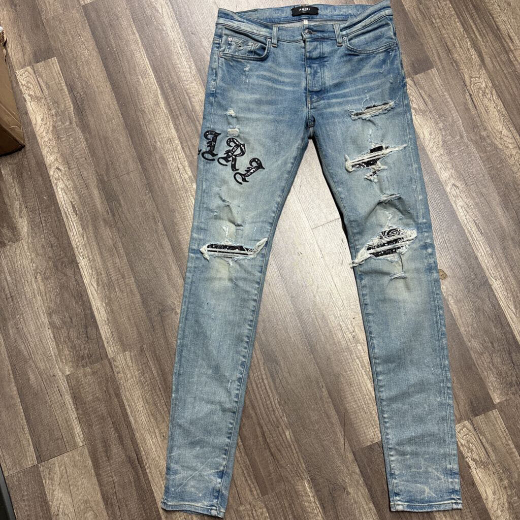 Amiri Jeans Distressed Patch Logo blue/white