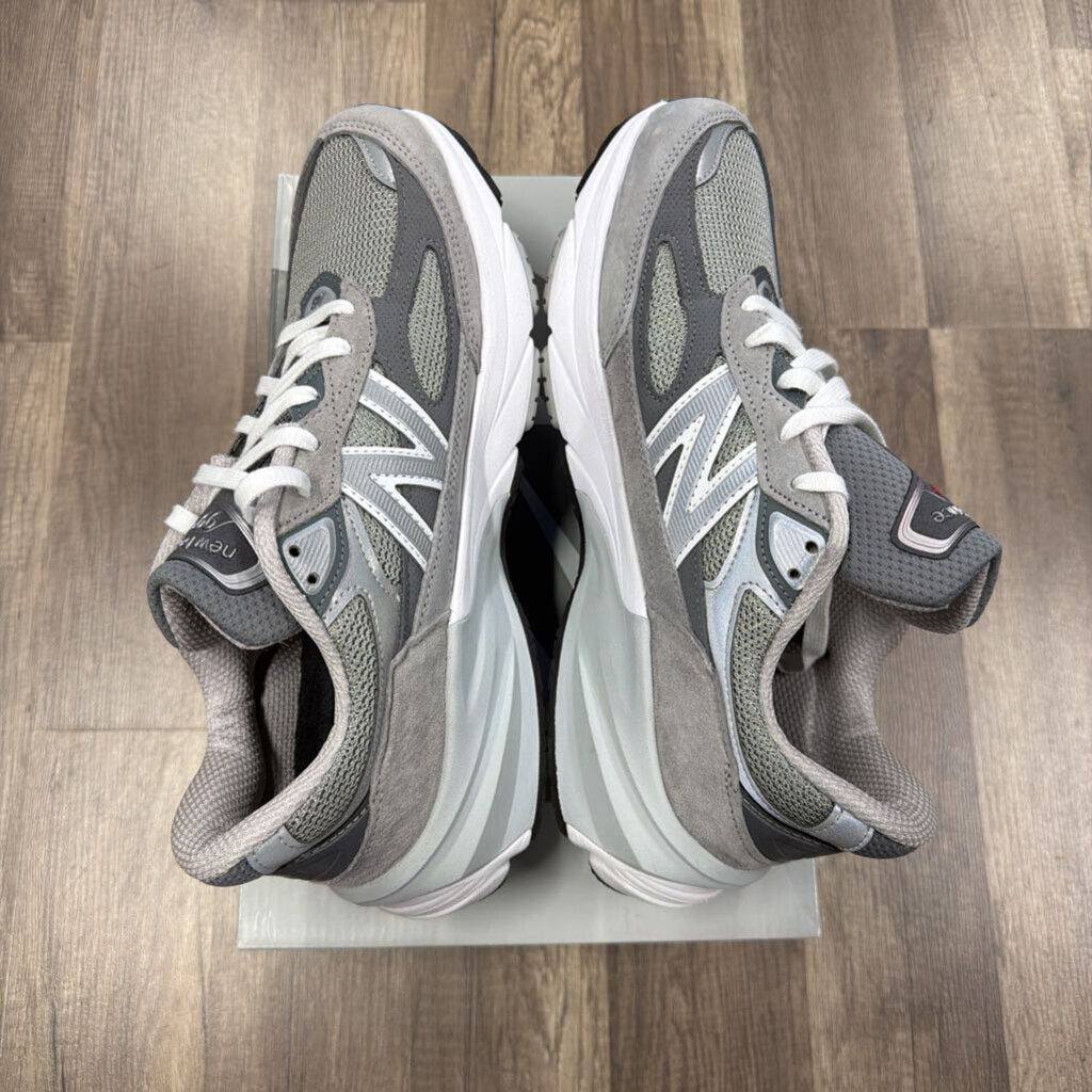 New Balance 990 v6 Grey