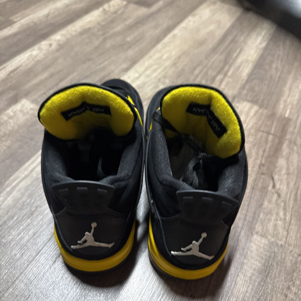 Jordan 4 thunder
