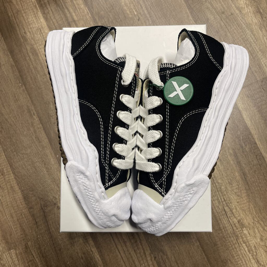 MMY Black White (NEW)