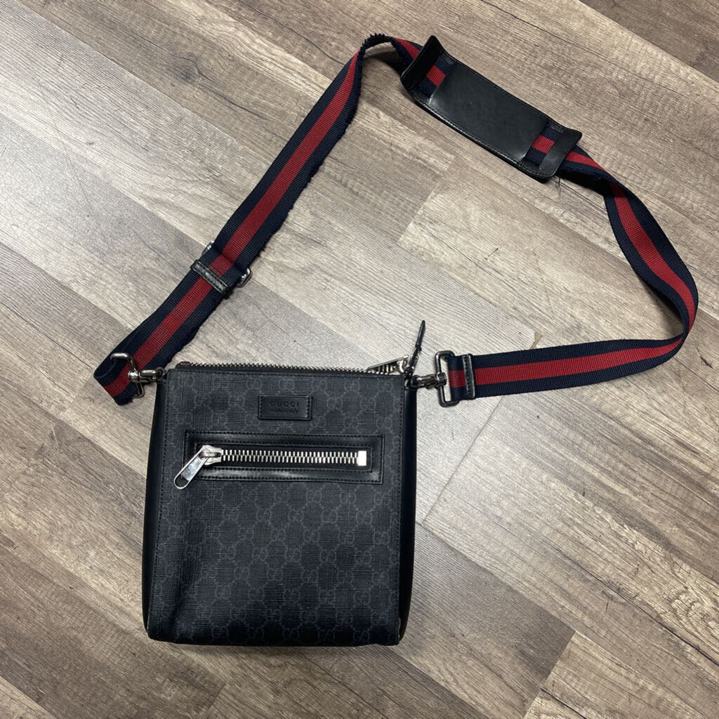 Gucci messenger bag black