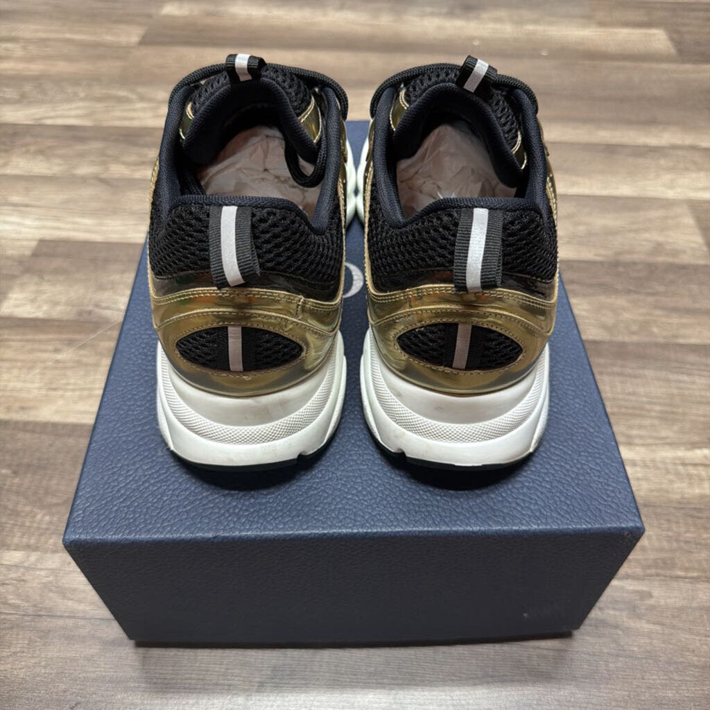 Dior B22 Gold