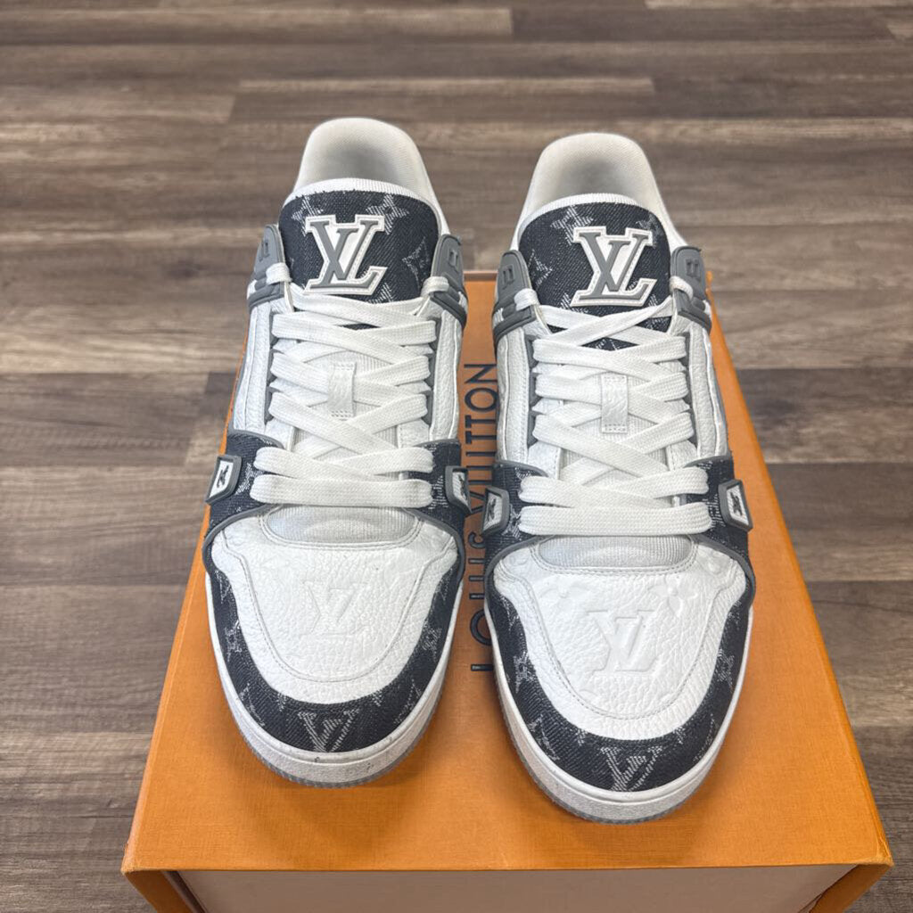 LV Louis Vuitton trainer white grey