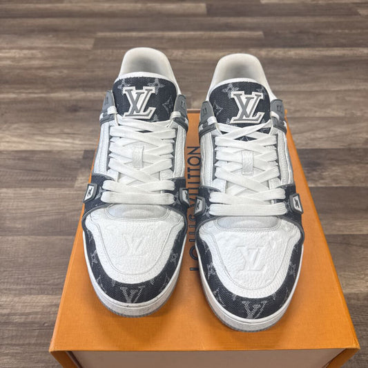 LV Louis Vuitton trainer white grey