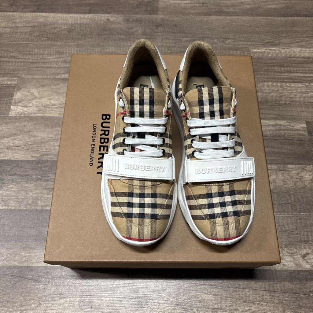 Burberry Ramsey white tan