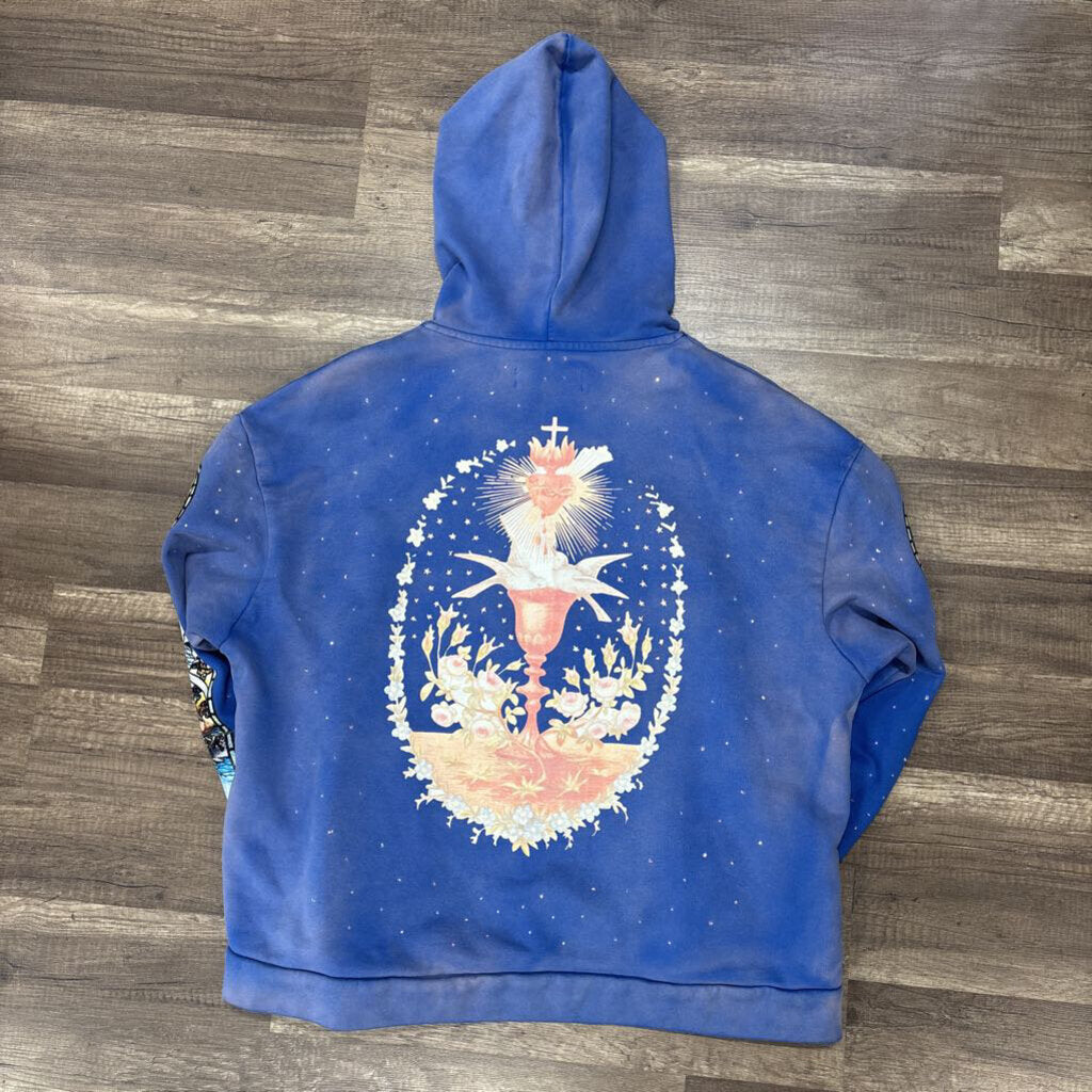 who decides war hoodie blue