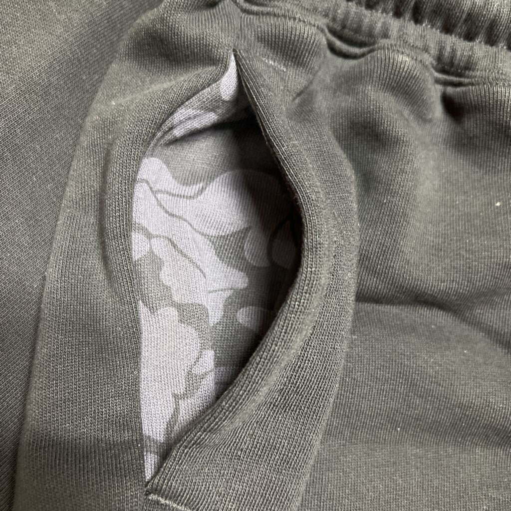 Bape sweat shorts black silver emblem