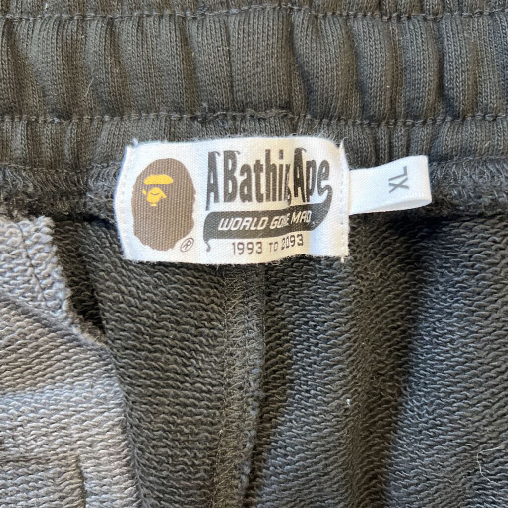 Bape sweat shorts black silver emblem