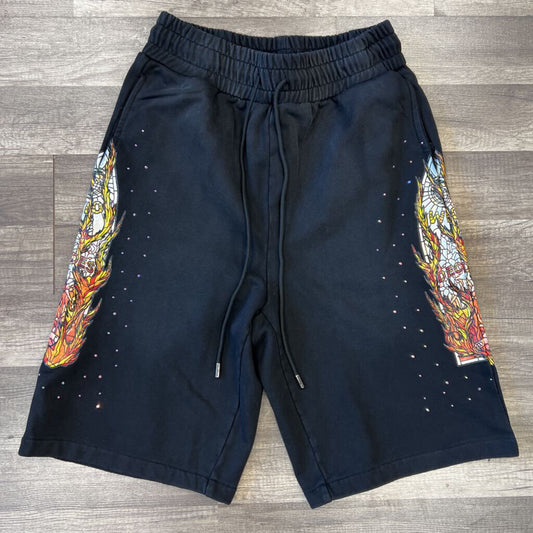 who decides war shorts black