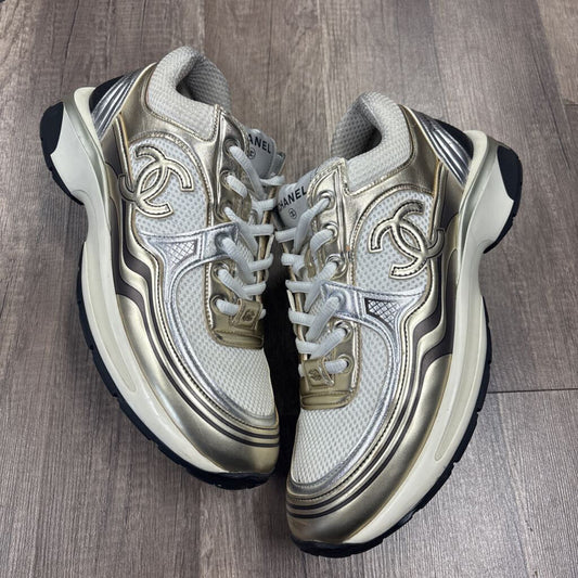 Chanel trainer gold white (NO BOX)