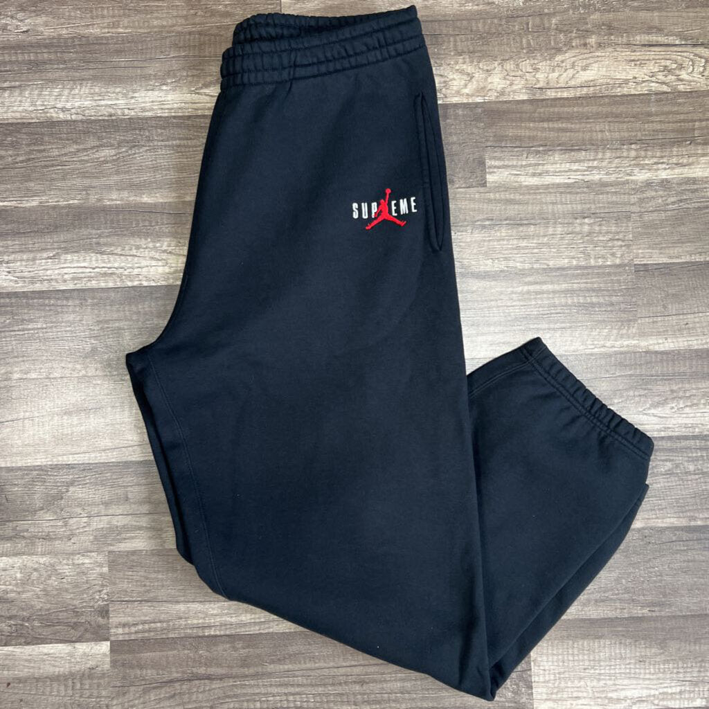 Supreme x Jordan Sweatpants