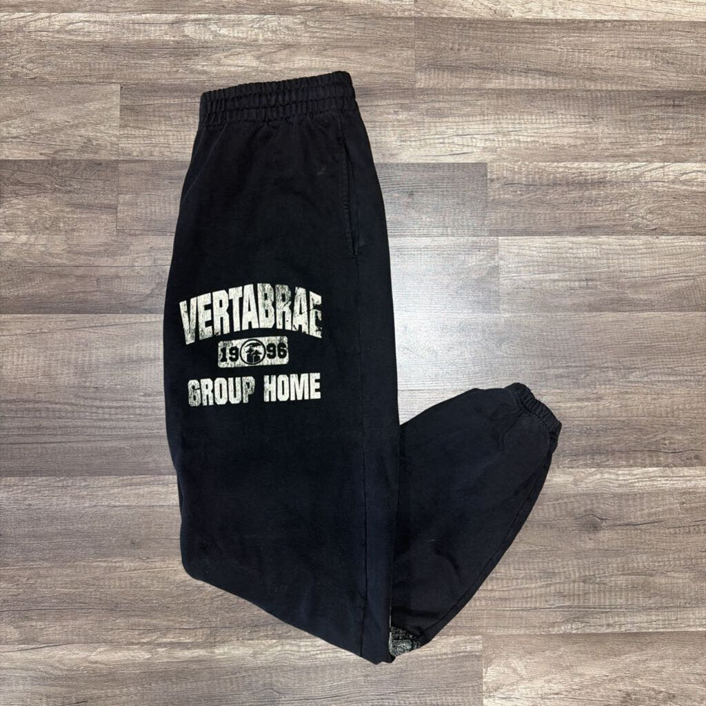 Vertabrae group home sweatpants black