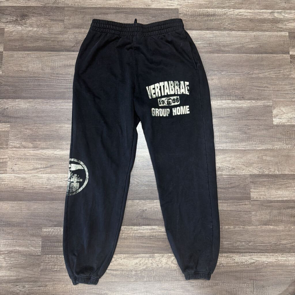 Vertabrae group home sweatpants black