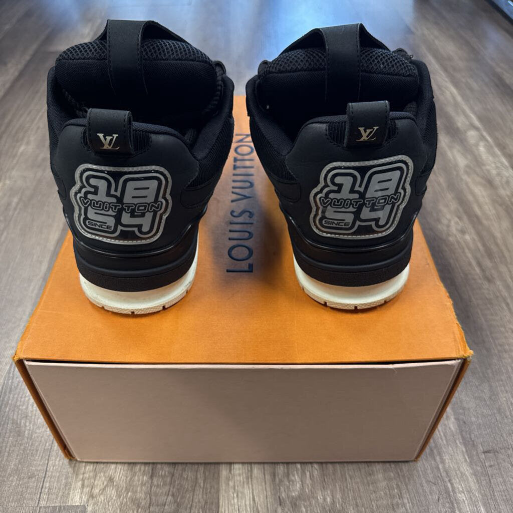 Louis Vuitton Skate Black White