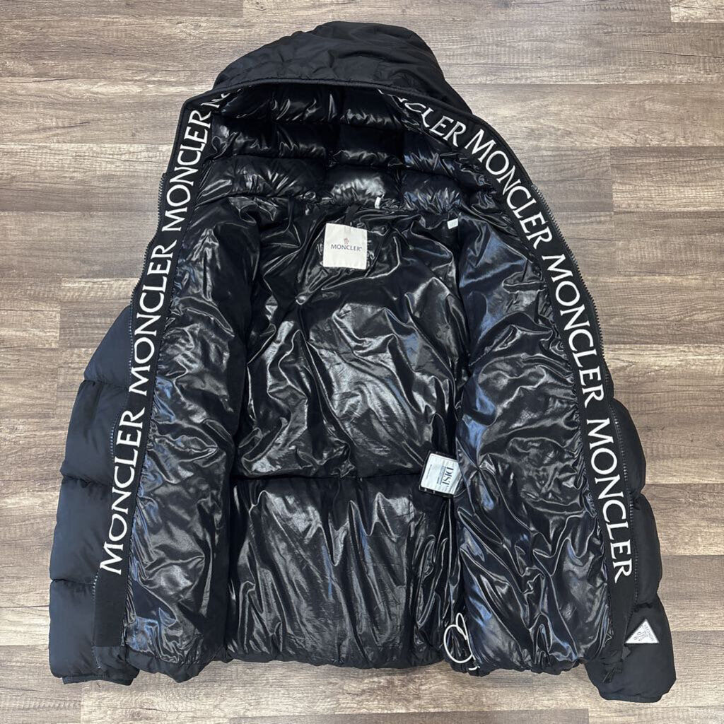Moncler montcla down jacket black