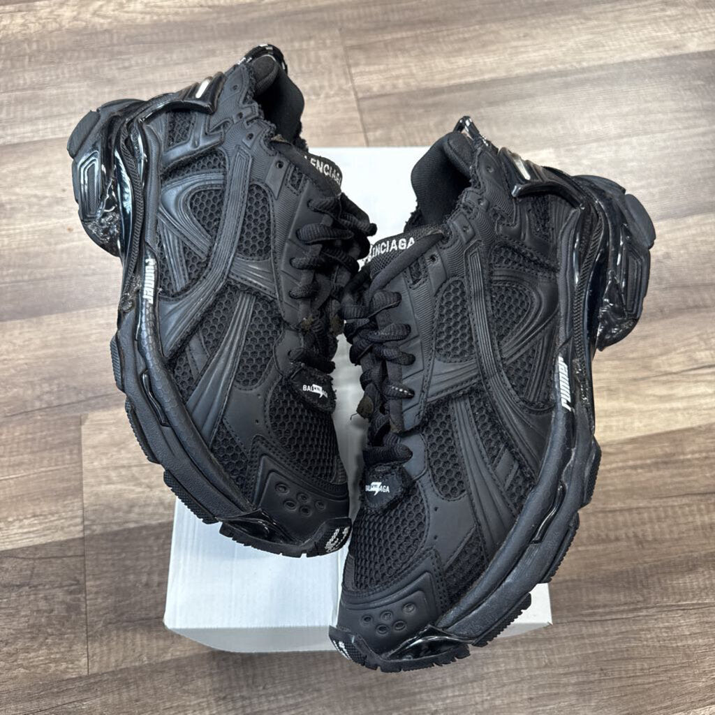 Balenciaga Runner Matte Black (NO BOX)