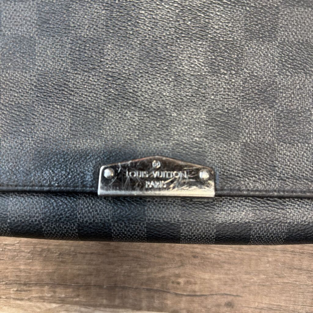 Louis Vuitton Damier messager Bag