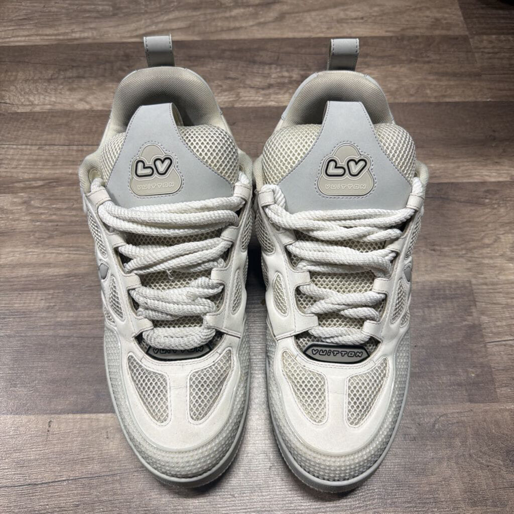 Louis vuitton skate white grey