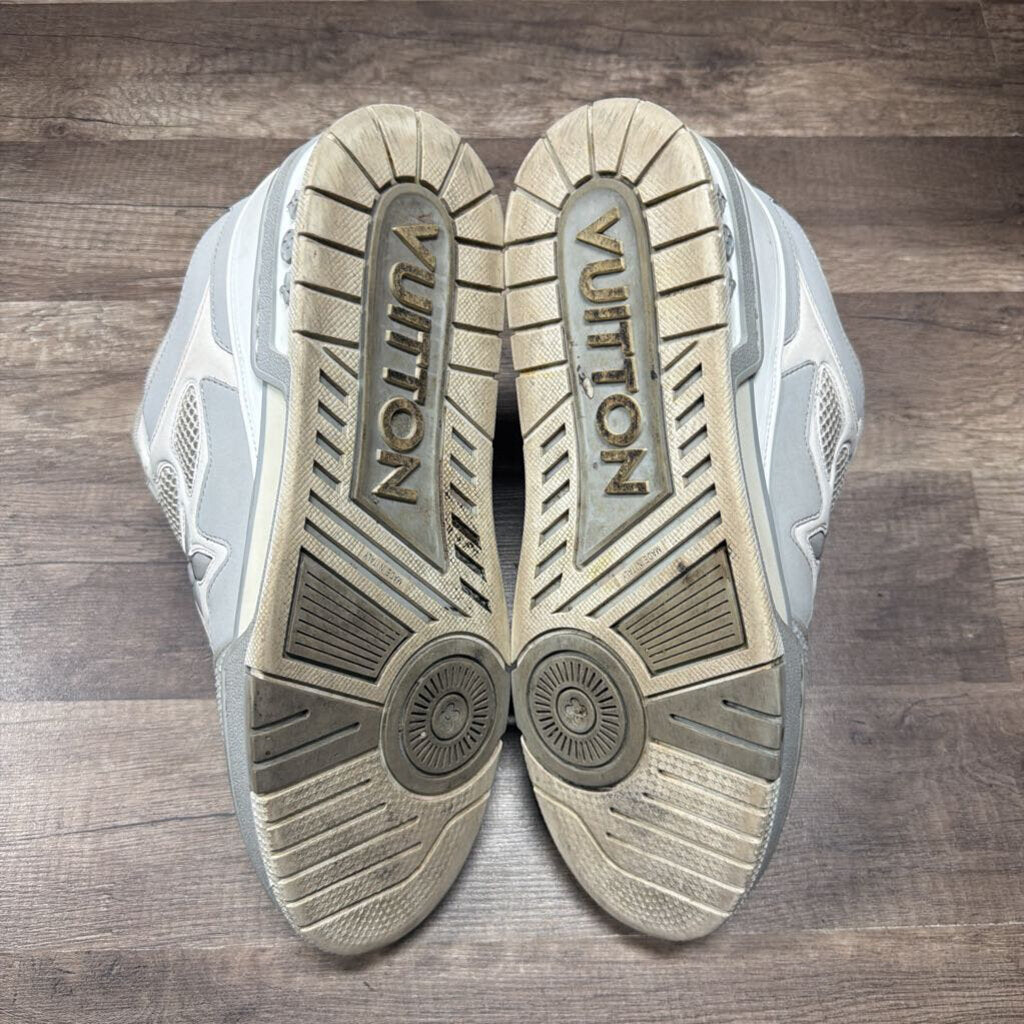 Louis vuitton skate white grey
