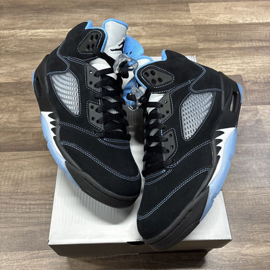 Jordan 5 UNC