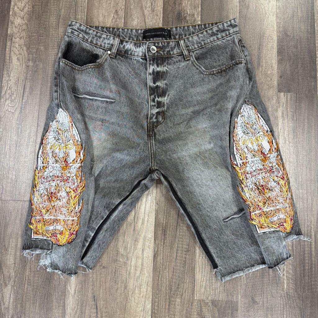 Who Decides War Shorts Grey