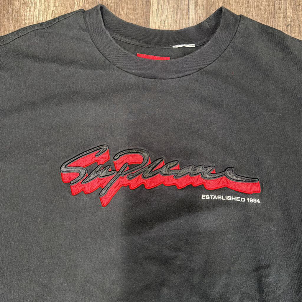 Supreme shirt black red logo