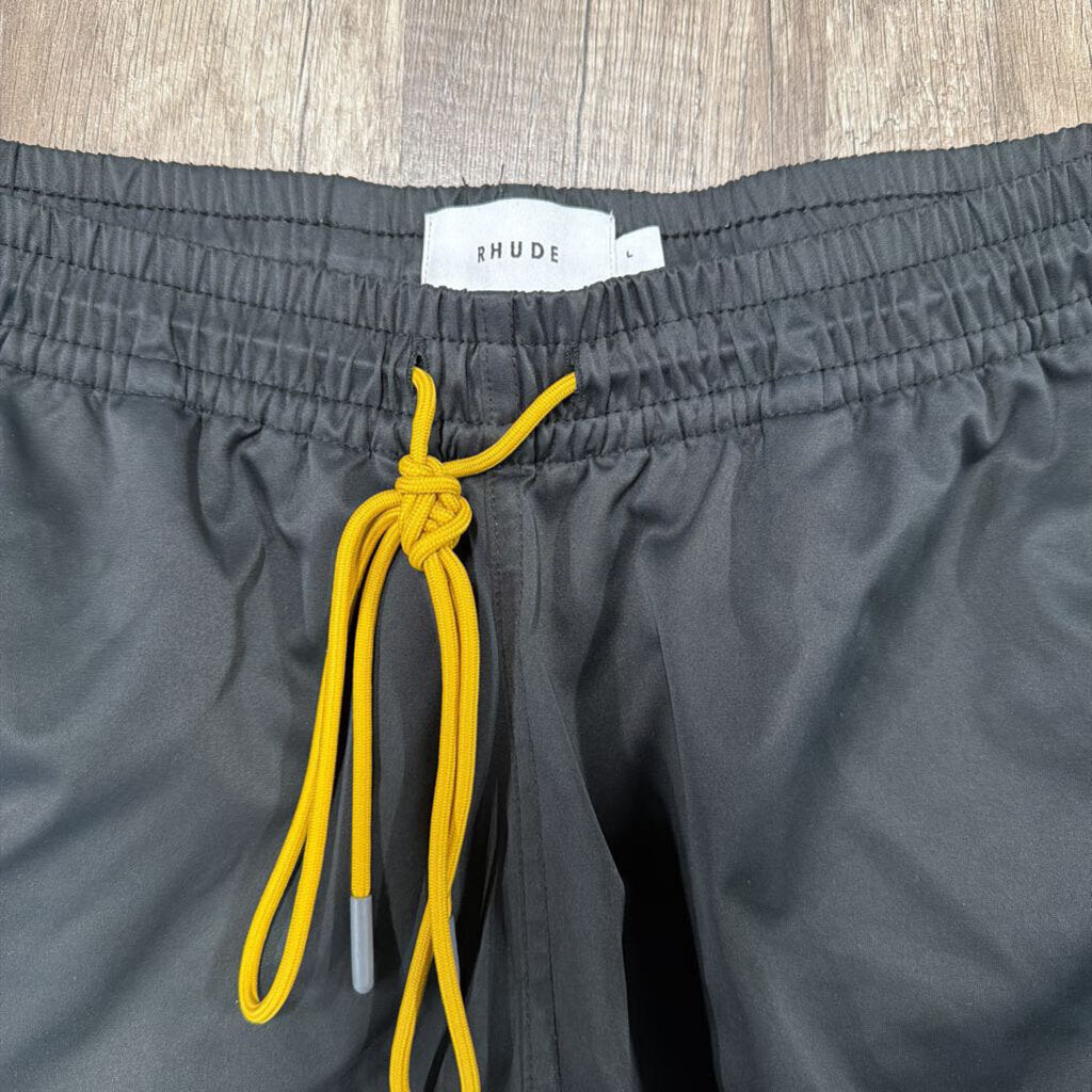 Rhude shorts small embroidered logo black
