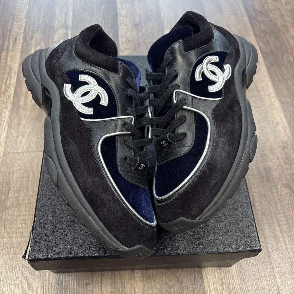 Chanel trainer black blue velvet