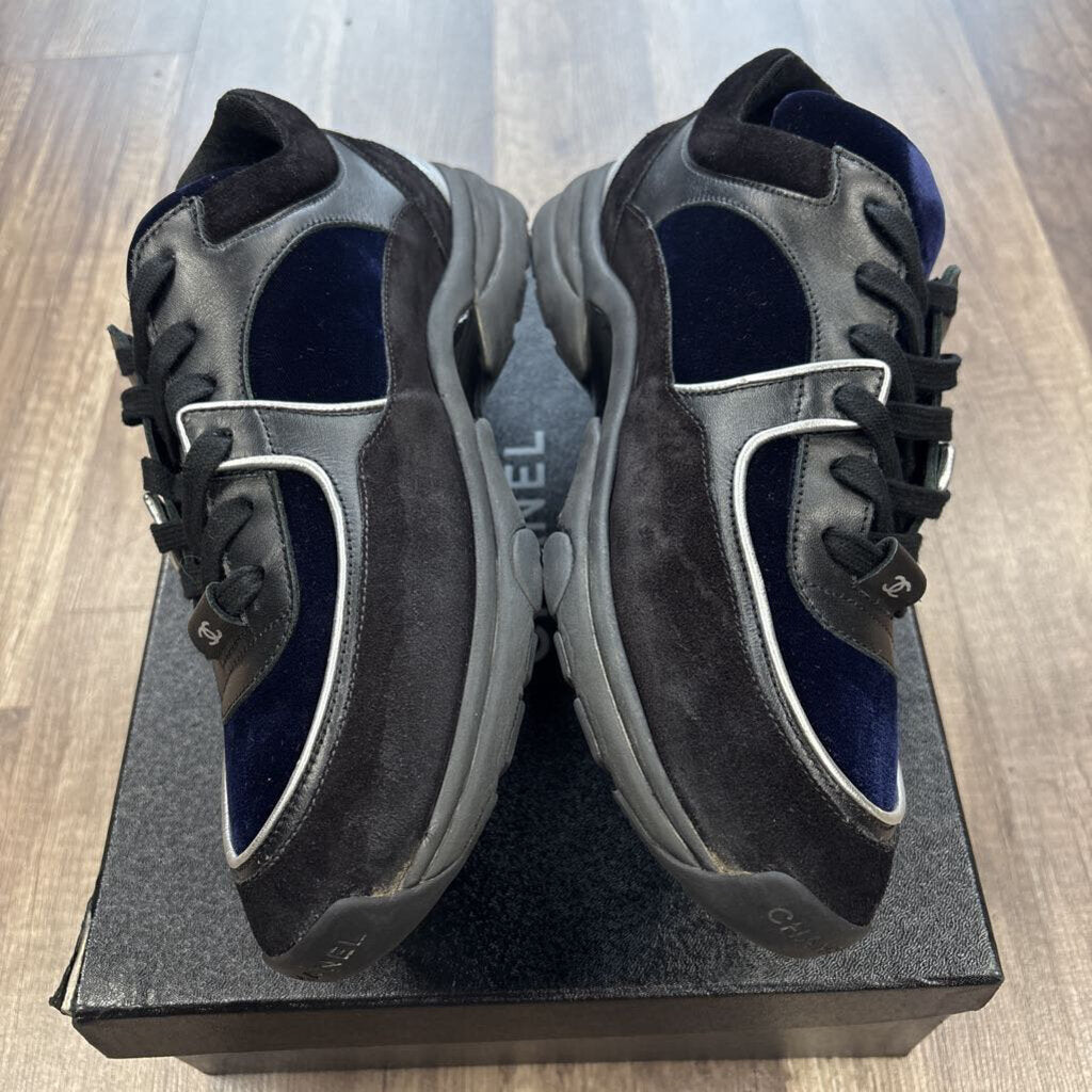 Chanel trainer black blue velvet